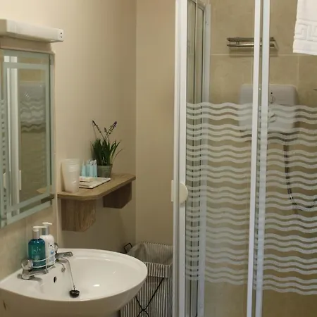 Diamond House * Ardara